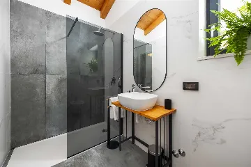 Rovinj Holiday House with Jacuzzi for 4