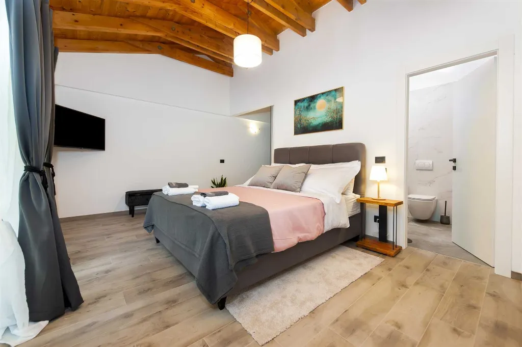 Rovinj Holiday House with Jacuzzi for 4