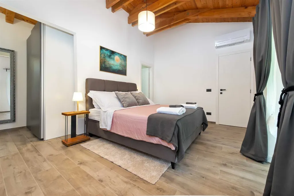 Rovinj Holiday House with Jacuzzi for 4
