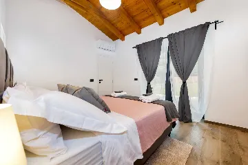 Rovinj Holiday House with Jacuzzi for 4