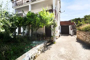 Rovinj Apartment for 4 Guests with Terraces