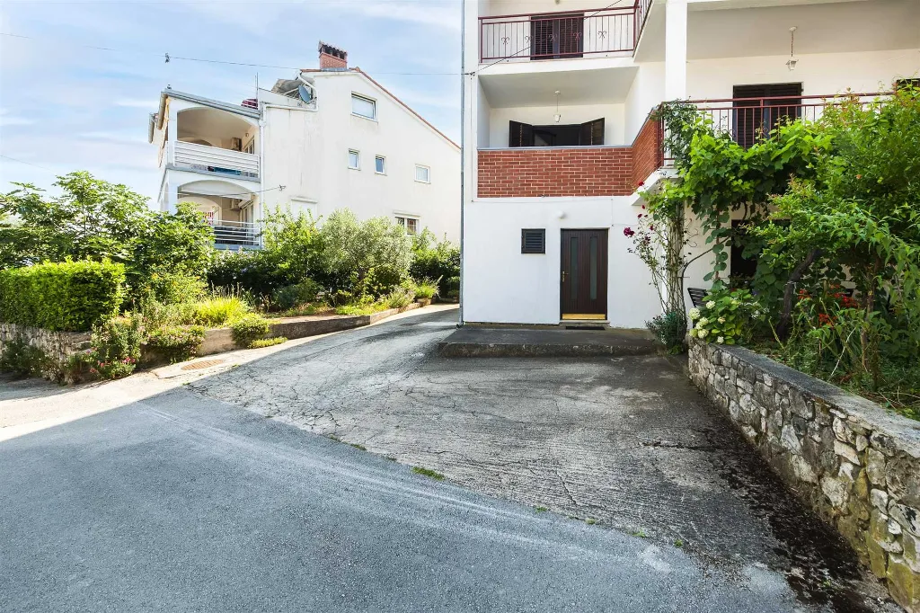 Rovinj Apartment for 4 Guests with Terraces