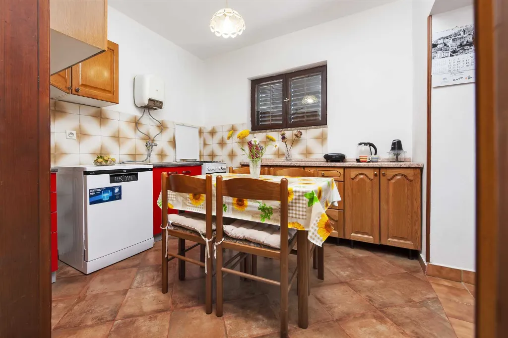 Rovinj Apartment for 4 Guests with Terraces
