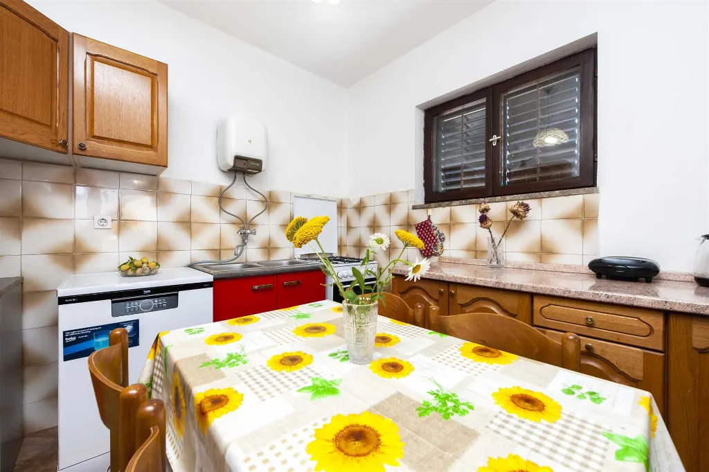 Rovinj Apartment for 4 Guests with Terraces