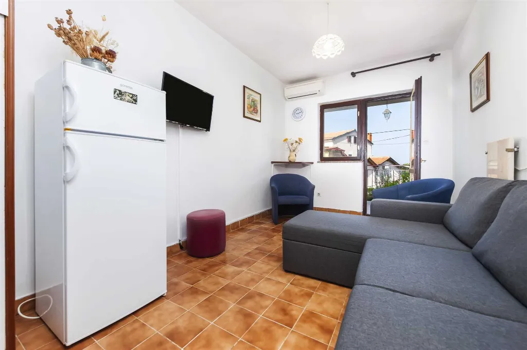 Rovinj Apartment for 4 Guests with Terraces