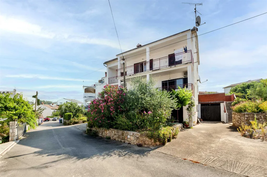 Rovinj Apartment for 4 Guests with Terraces