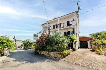 Rovinj Apartment for 4 Guests with Terraces