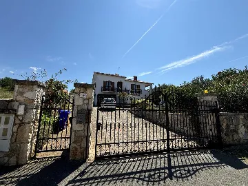 Apartment with Terrace in Rovinjsko Selo