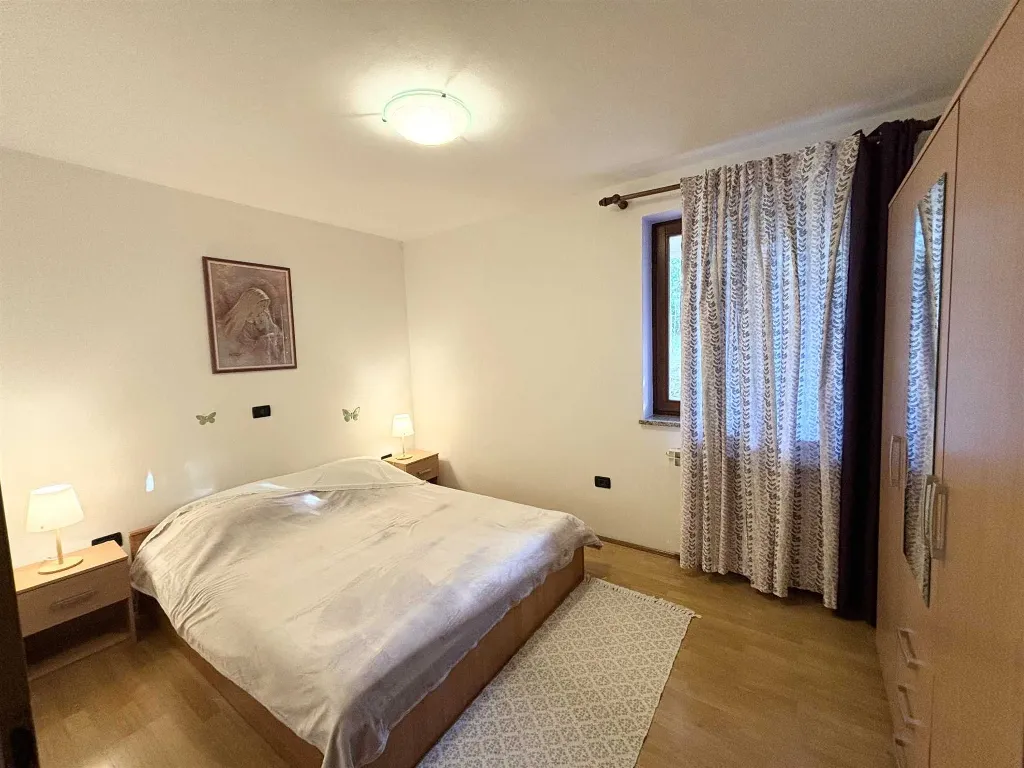 Apartment with Terrace in Rovinjsko Selo