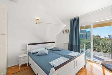 Nova Vas Holiday House for 8 Guests with Pool