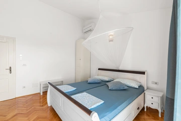 Nova Vas Holiday House for 8 Guests with Pool