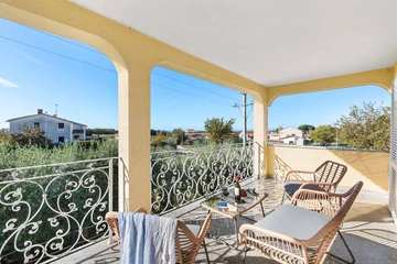 Nova Vas Holiday House for 8 Guests with Pool