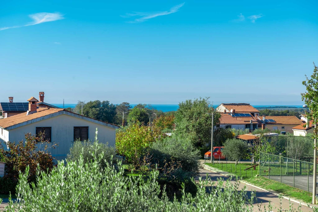 Nova Vas Holiday House for 8 Guests with Pool