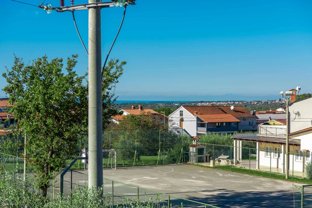 Nova Vas Holiday House for 8 Guests with Pool