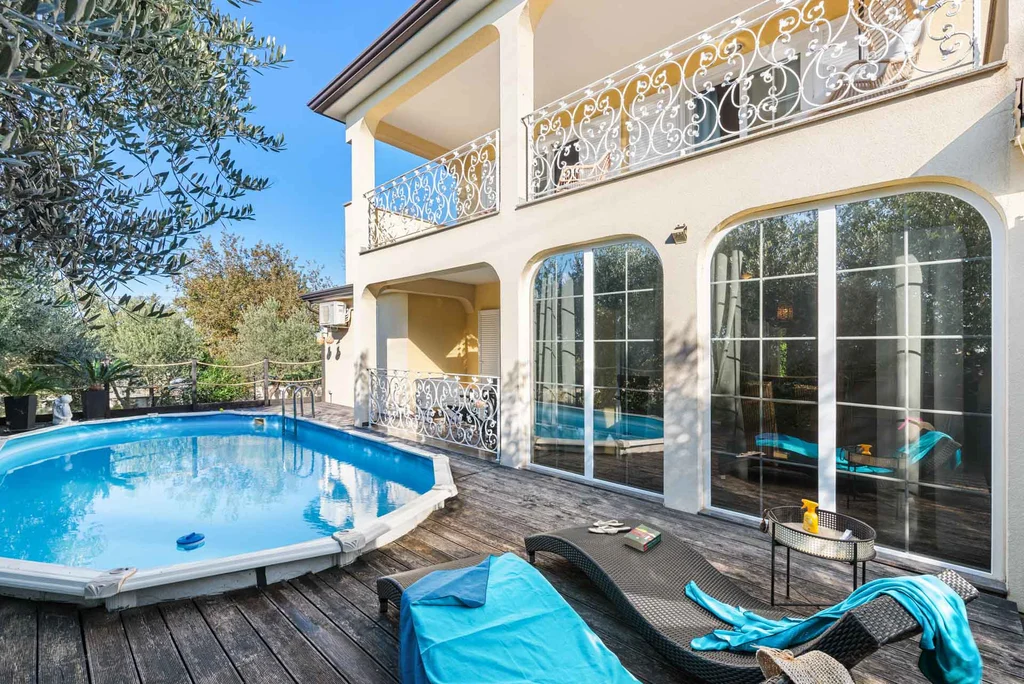 Nova Vas Holiday House for 8 Guests with Pool