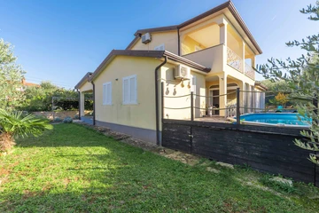 Nova Vas Holiday House for 8 Guests with Pool