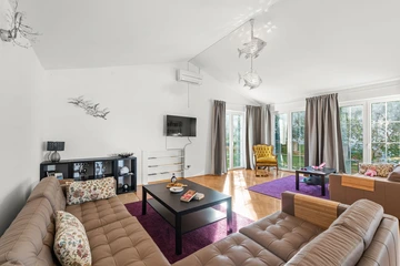 Nova Vas Holiday House for 8 Guests with Pool