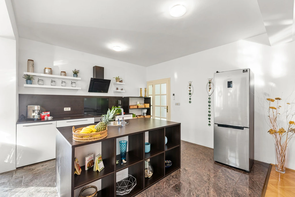 Nova Vas Holiday House for 8 Guests with Pool