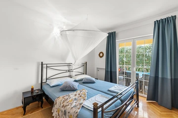 Nova Vas Holiday House for 8 Guests with Pool