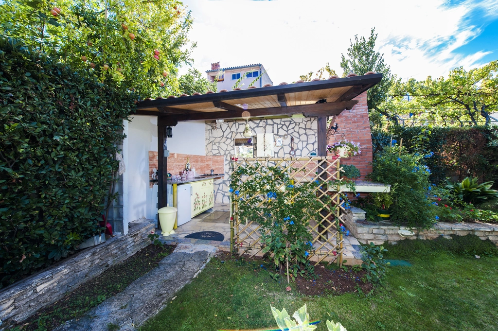 Apartment with Balcony and Parking in Rovinj