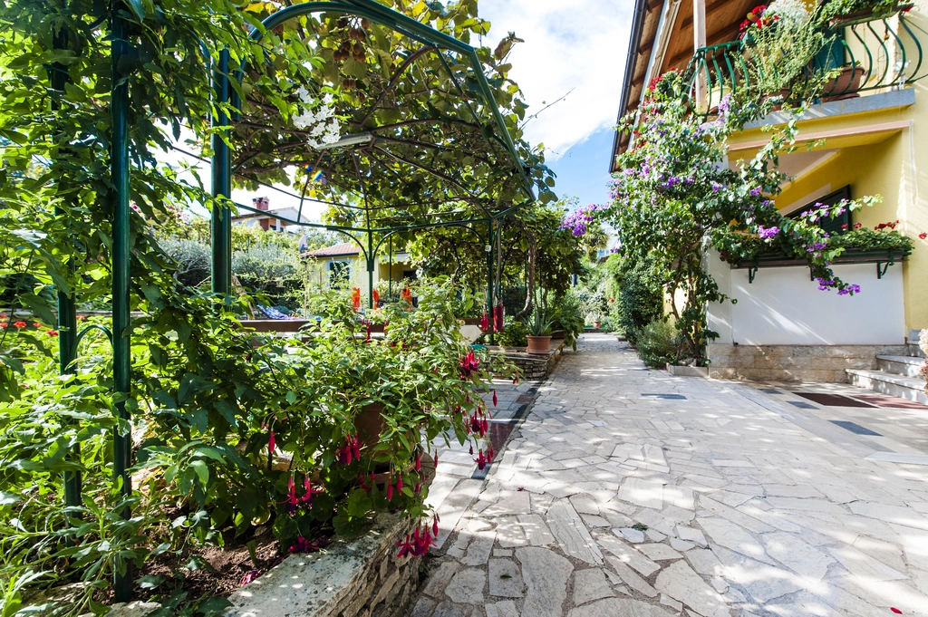 Apartment with Balcony and Parking in Rovinj