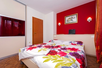 Rovinj Apartment for 2 Guests with Terrace