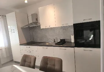 Apartment with Terrace in Rovinj for 4 Guests