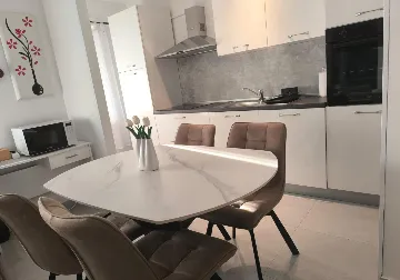 Apartment with Terrace in Rovinj for 4 Guests