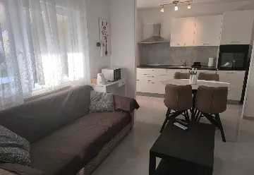 Apartment with Terrace in Rovinj for 4 Guests