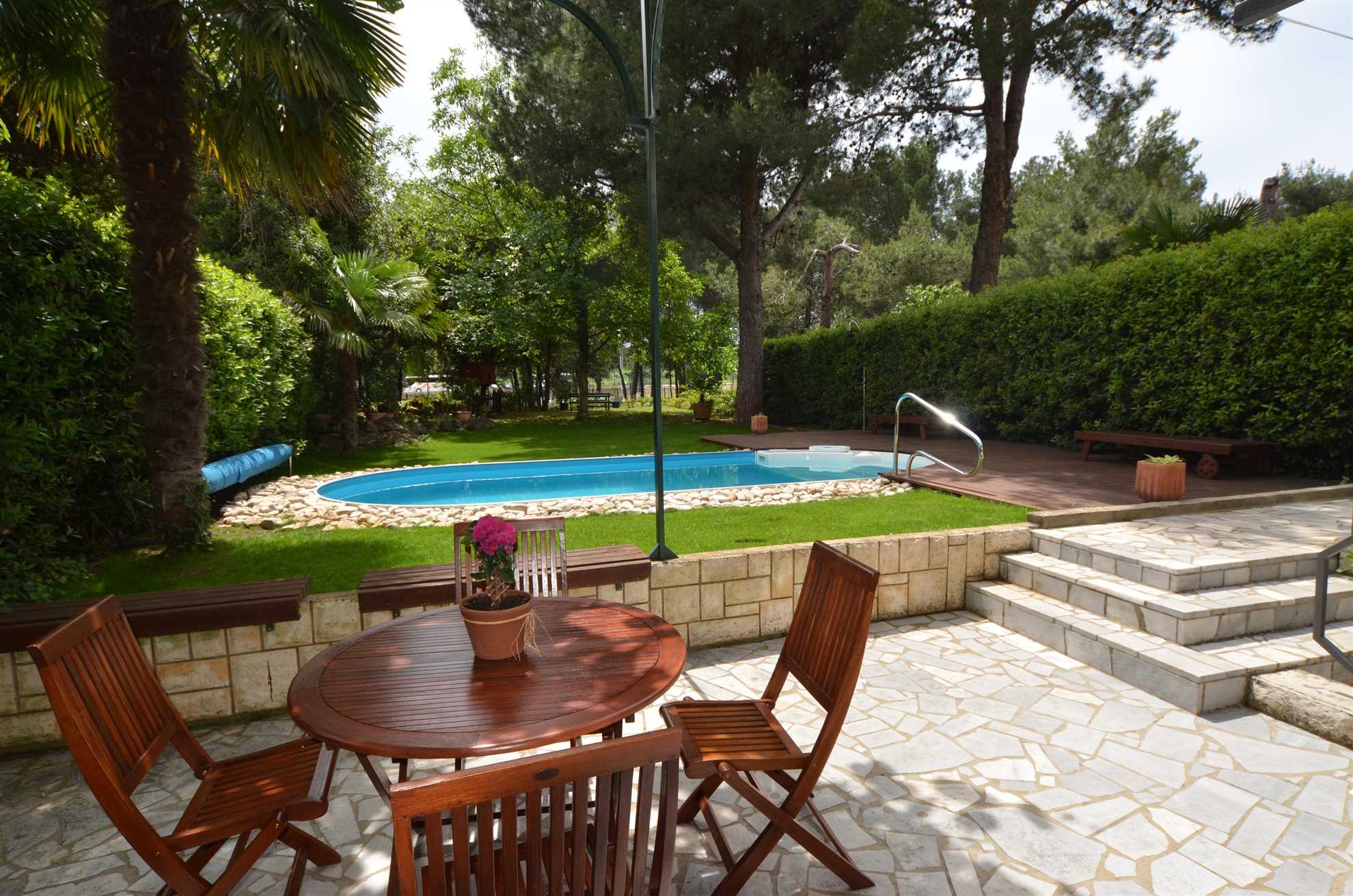 VILLA ROSSELLA 3 Two-Bedroom Apartment with Balcony (Leea)