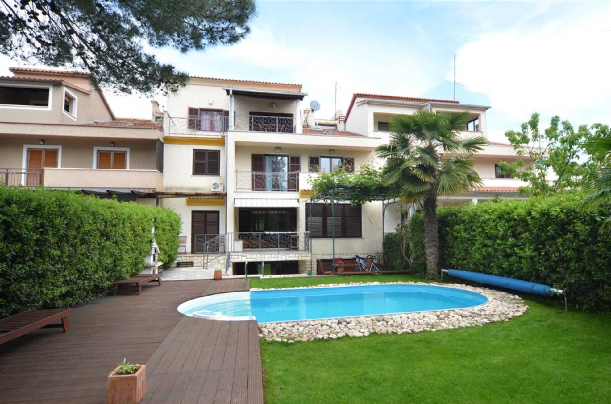 VILLA ROSSELLA 3 Two-Bedroom Apartment with Balcony (Cassia)
