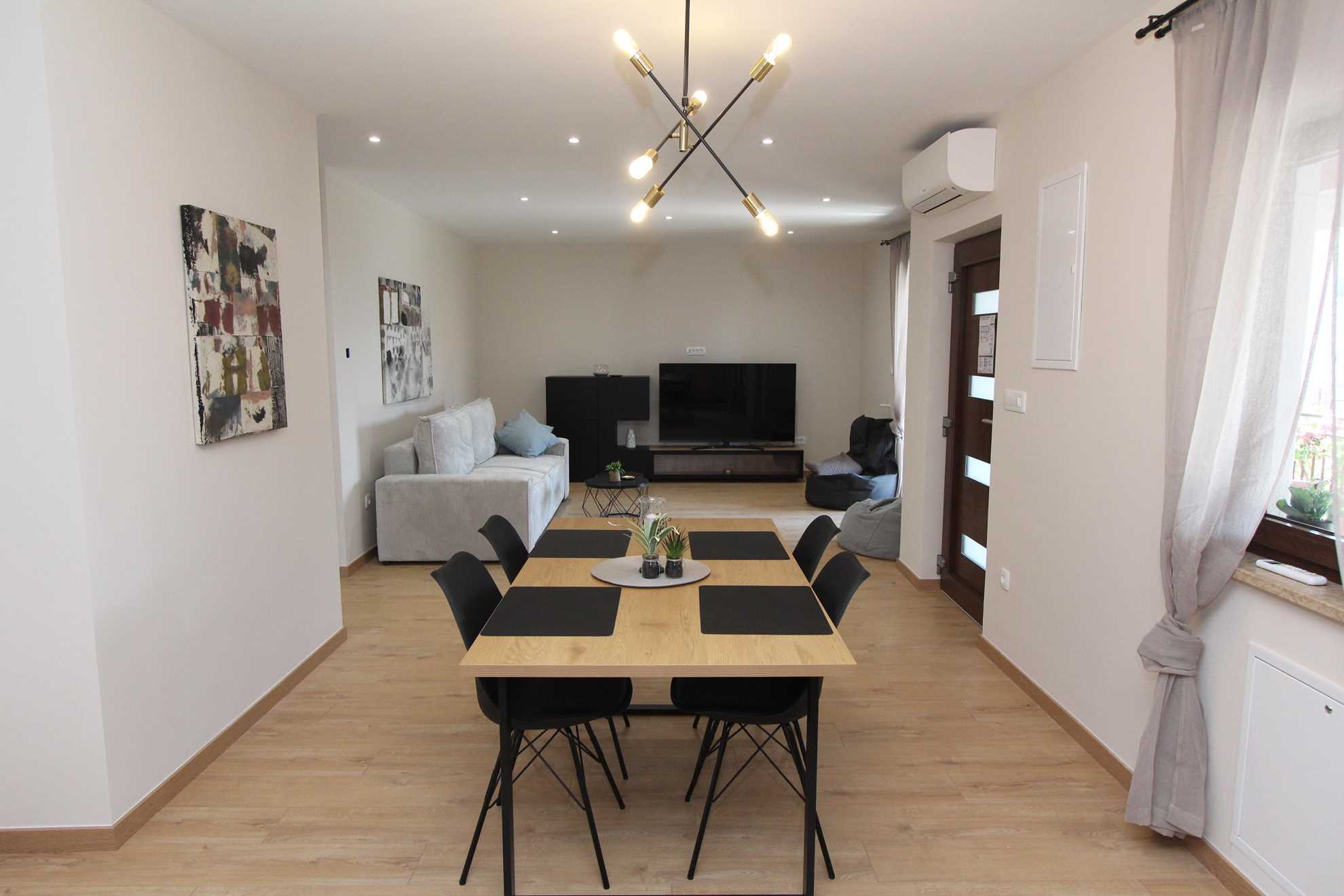 NONNO ROMANO Two-Bedroom Apartment with Balcony (Sabrina)