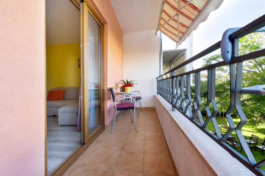 One-Bedroom Apartment with Balcony in Rovinj