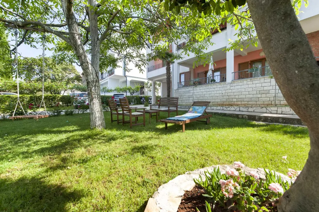 Apartment for 2 Guests with Terrace in Rovinj