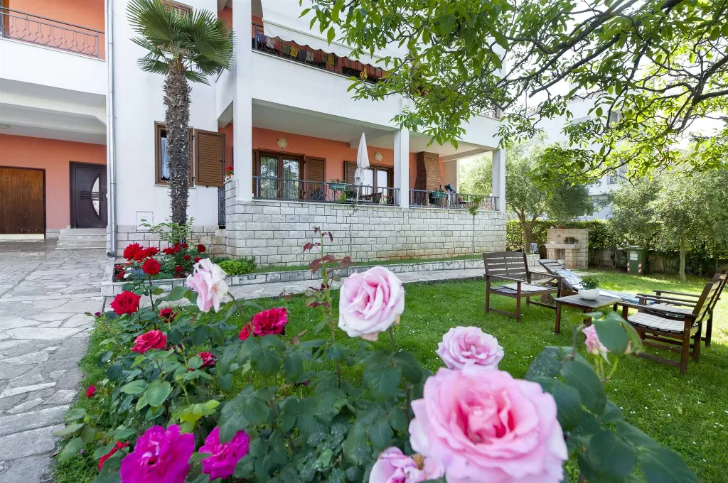 Apartment for 2 Guests with Terrace in Rovinj