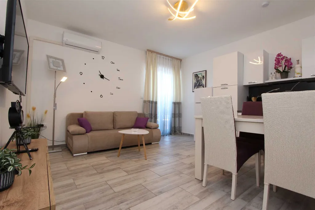 One-Bedroom Apartment for 2 Guests in Banjole