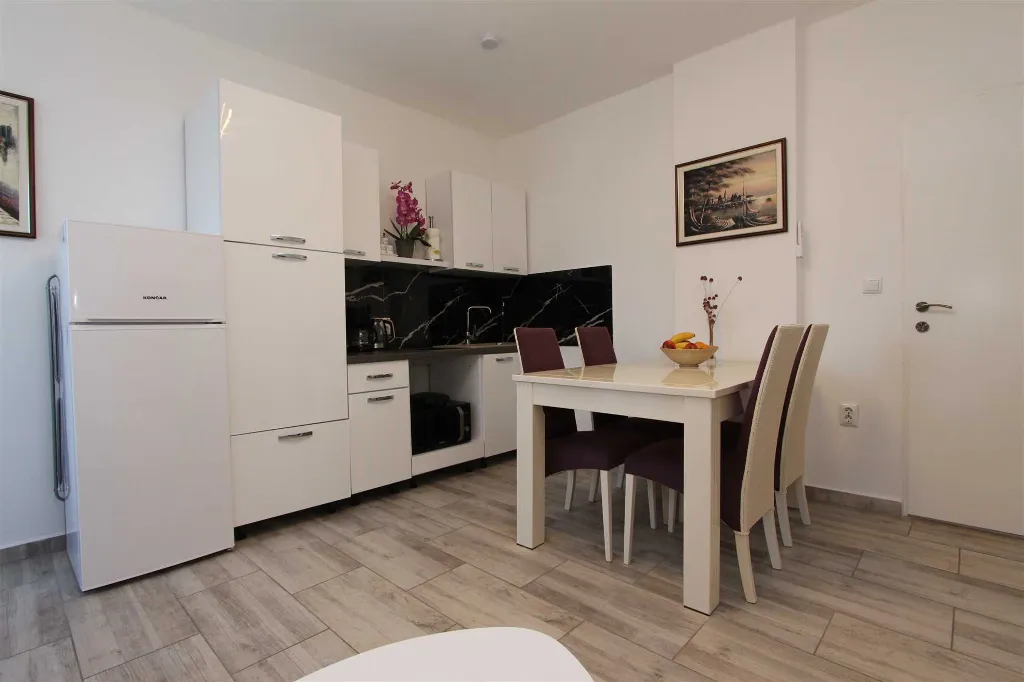 One-Bedroom Apartment for 2 Guests in Banjole