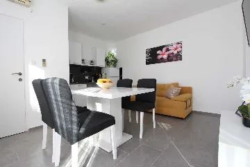 One-Bedroom Apartment for 2 in Banjole