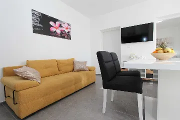 One-Bedroom Apartment for 2 in Banjole