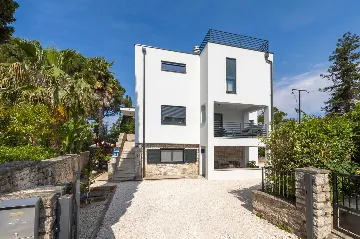 Two-Bedroom Apartment with Roof Terrace in Rovinj