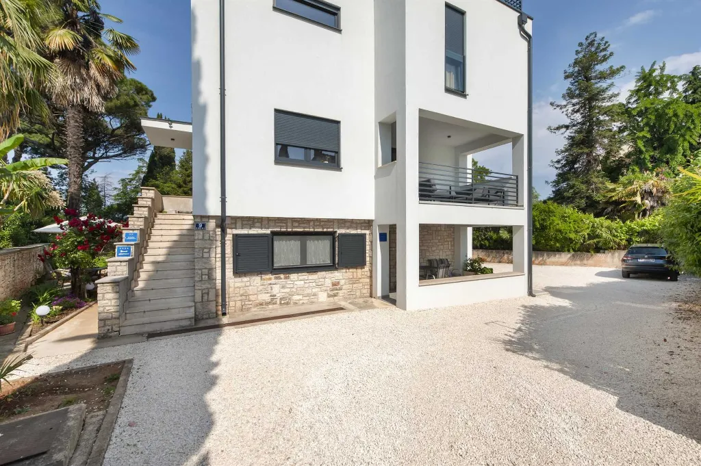 Two-Bedroom Apartment with Roof Terrace in Rovinj