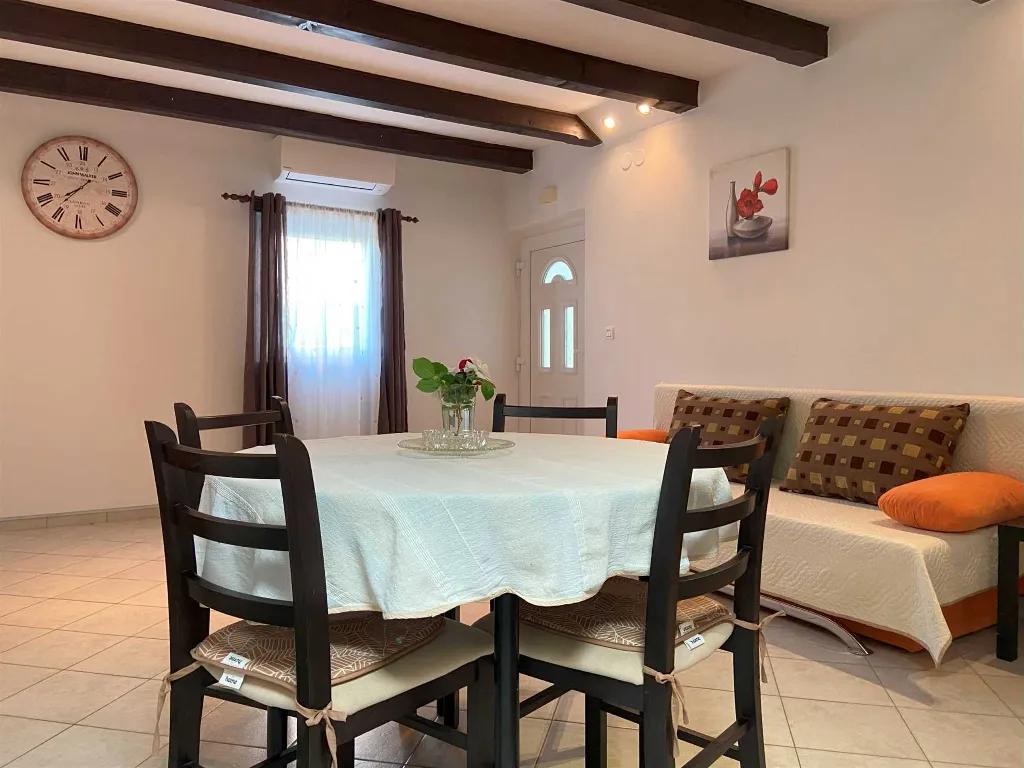 One-Bedroom Apartment in Rovinj with Private Parking