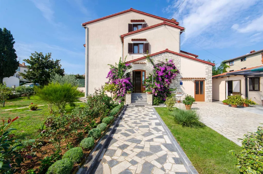 One-Bedroom Apartment with Terrace in Rovinj
