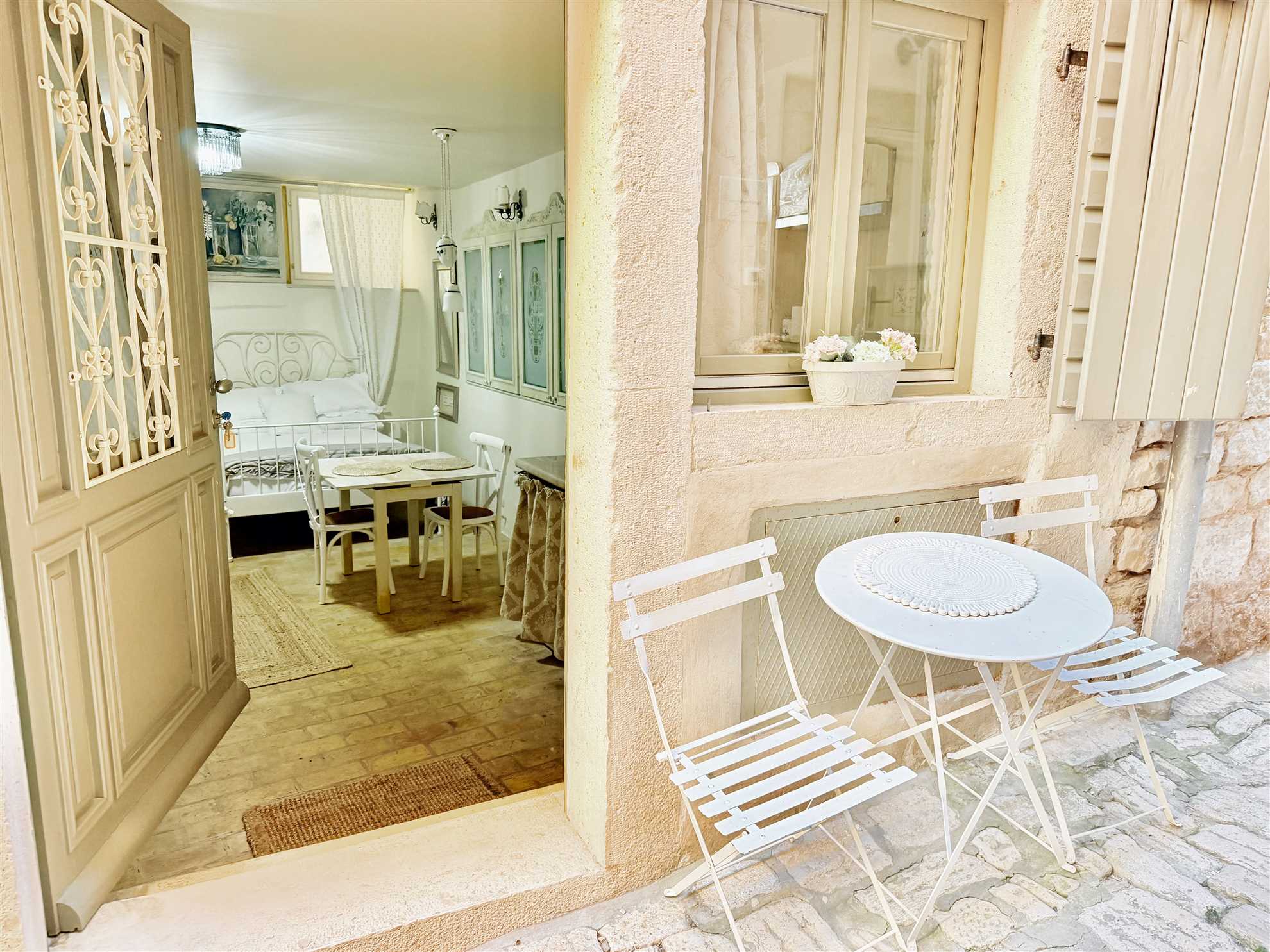 ORATORIO Studio Apartment