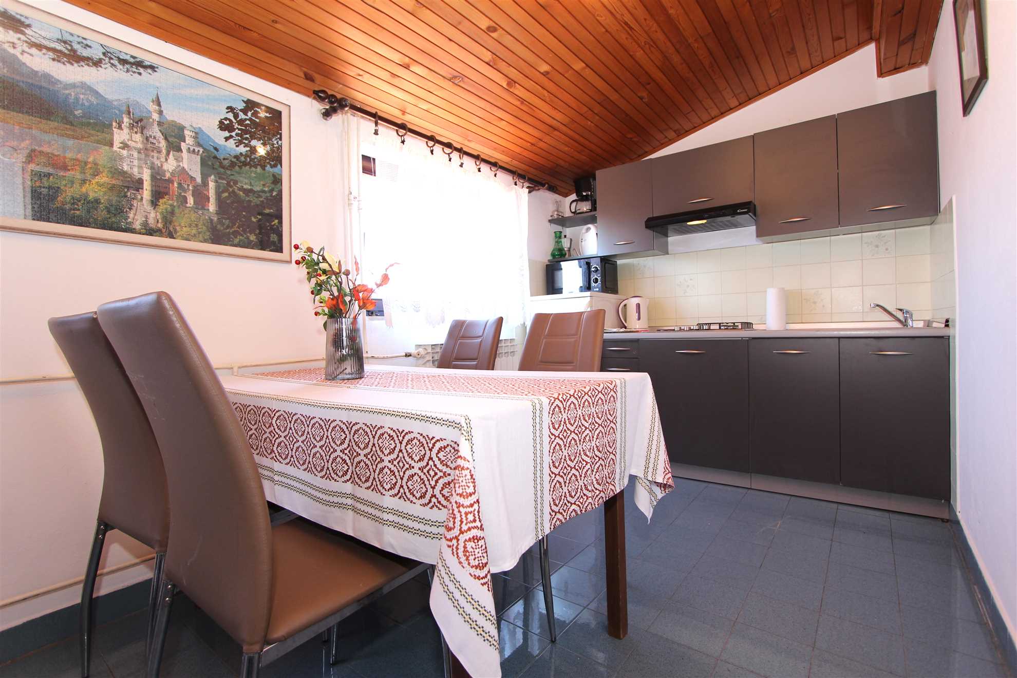 OLIMP Two-Bedroom Apartment with Balcony