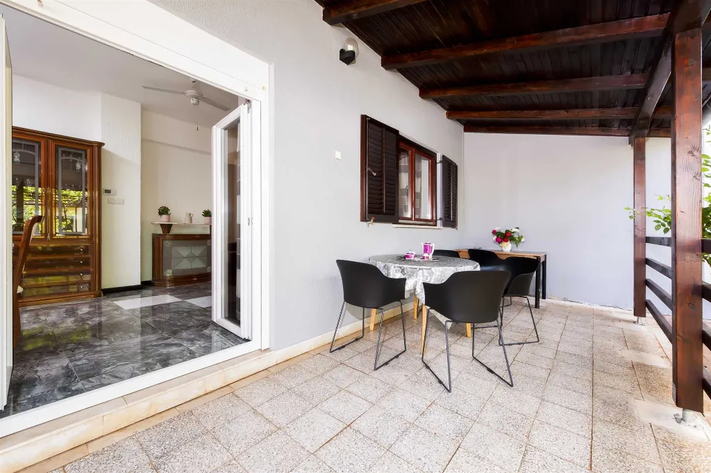 Two-Bedroom Apartment with Terrace in Rovinj