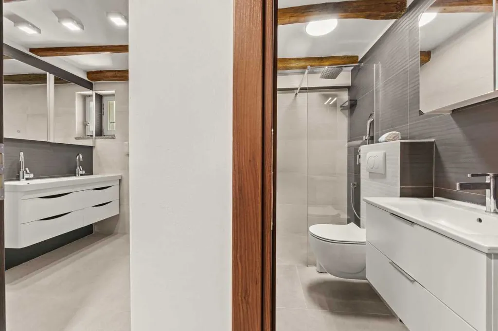 Three-Bedroom Apartment in Vrvari for 6 Guests
