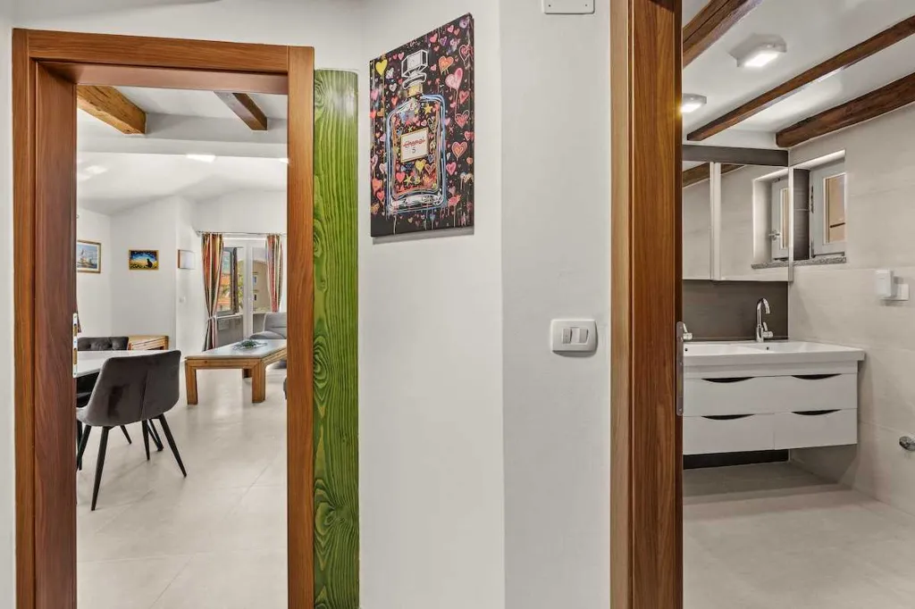 Three-Bedroom Apartment in Vrvari for 6 Guests
