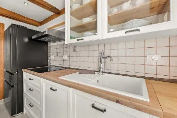 Three-Bedroom Apartment in Vrvari for 6 Guests