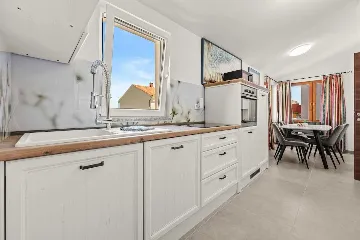 Apartment in Vrvari-Poreč for Up to 6 Guests